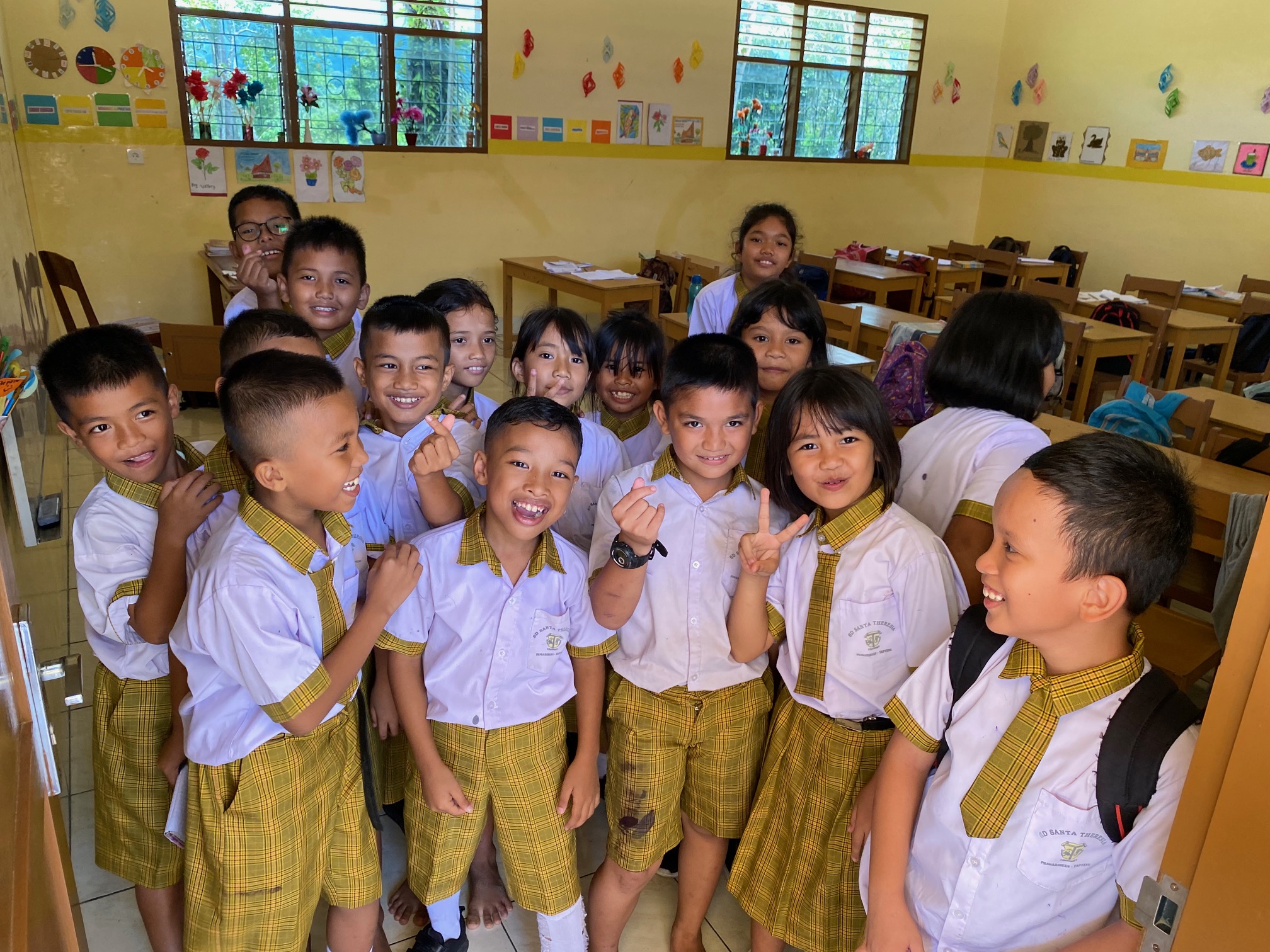 Gruppe Schulkinder auf Sumatra