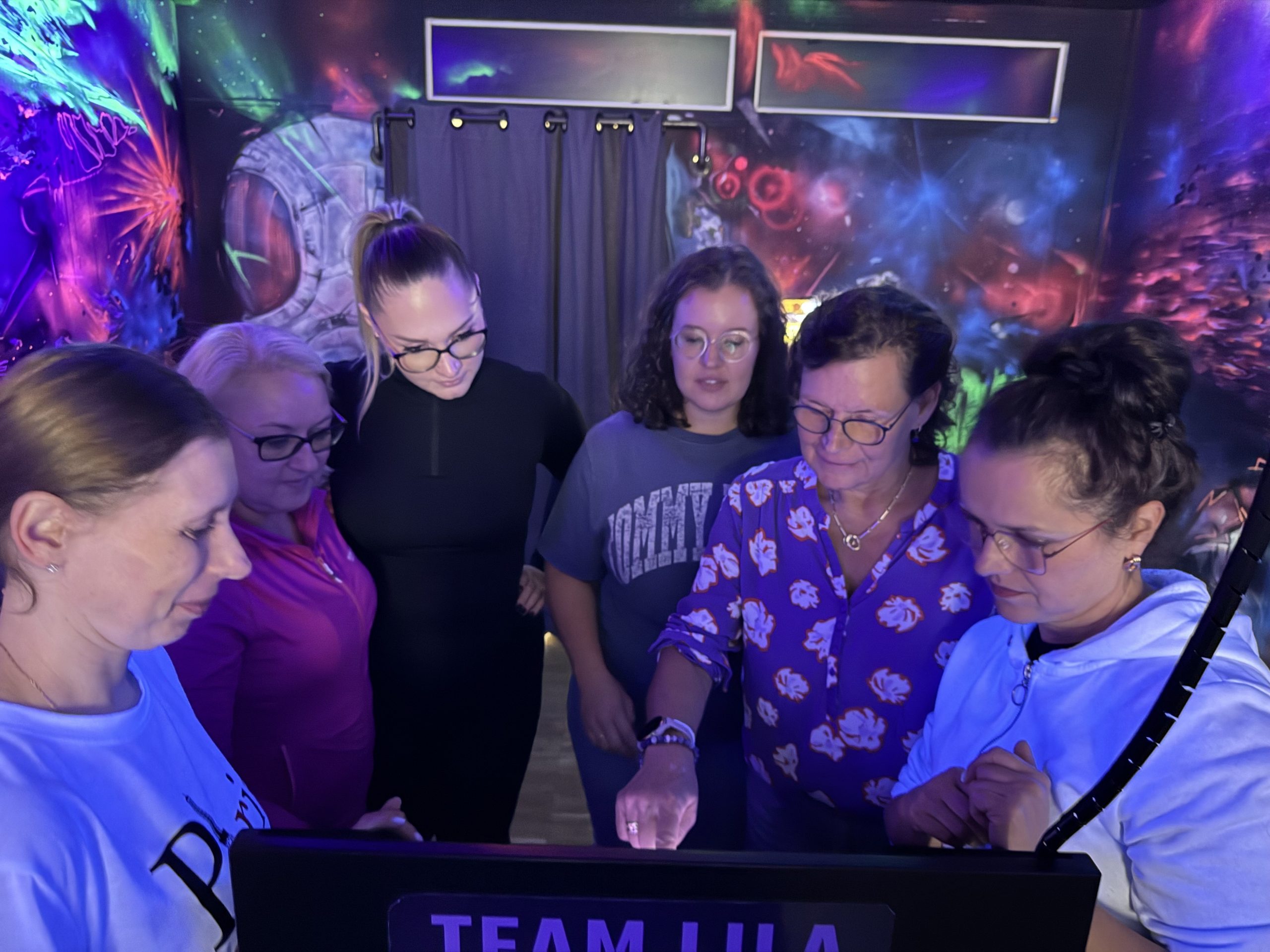 Team am rätseln beim Quiz